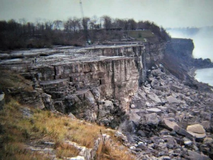 TOTUL ARE O DURATA DE VIATA -LECTIA DATA DE OPRIREA CASCADEI NIAGARA IN ANUL1969