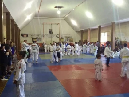 TRADITIA PE TATAMI CONTINUA LA LIPOVA. OBIECTIVE PENTRU „SOIMI”