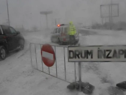 Trafic îngreunat pe mai multe drumuri din ţară