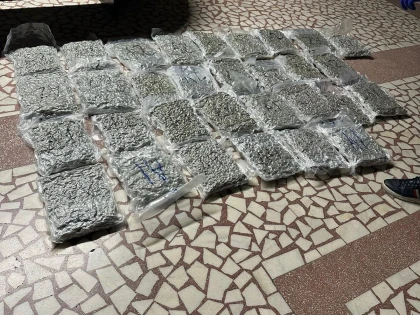 Traficant de droguri, prins cu 31 de kilograme de canabis la Nădlac