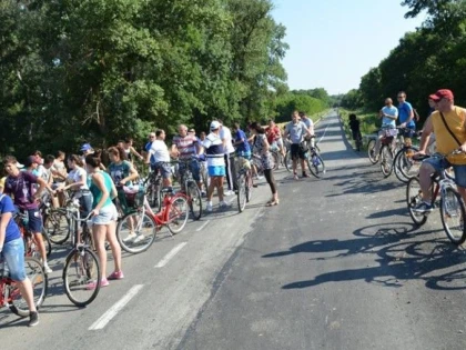 TRAIAN IGAȘ: ”ÎI INVITĂM PE ARĂDENI CU BICICLETA LA BEZDIN”