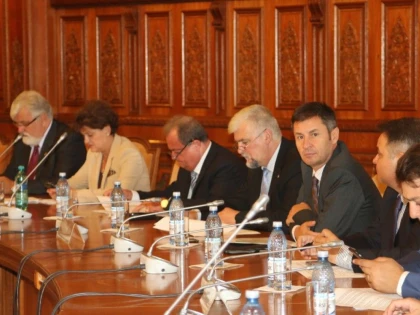 TRAIAN IGAS: "IN PROBLEMATICA MIGRATIEI, ROMANIA TREBUIE SA VORBEASCA PE O SINGURA VOCE"