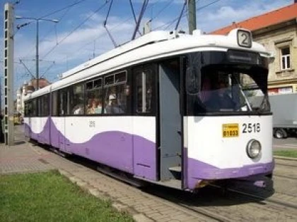 TRAMVAIELE DIN TIMISOARA VOR FI RECONDITIONATE LA ARAD