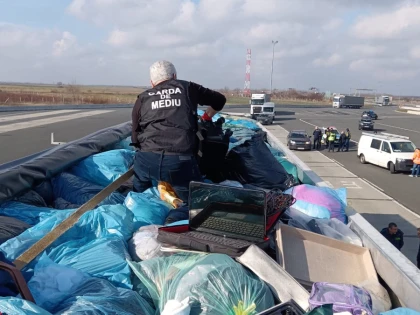 Transport de 16,3 tone, sigilat la Nădlac 2. Suspiciuni de transport ilegal de deșeuri din Germania