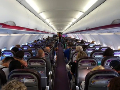 Transportatorii aerieni se opun măsurilor de distanțare socială. „Prețul biletelor va crește dramatic“