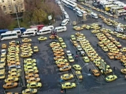 TRANSPORTATORII PROTESTEAZĂ ÎN PIAȚA VICTORIEI