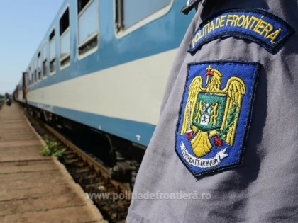 Trei algerieni cu documente belgiene false, depistați într-un tren internaţional la Curtici