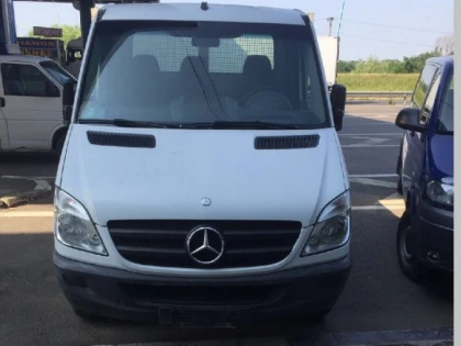 Trei autoturisme căutate de autorități, depistate la frontieră în perioada minivacanței de Rusalii