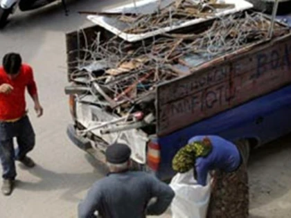 Trei bărbați din Șiria s-au chinuit ore în șir să fure fier în valoare de 570 de lei