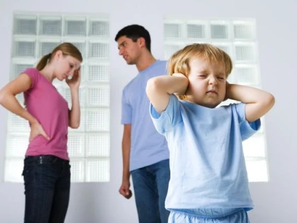 TREI GRESELI MAJORE PE CARE LE FAC PARINTII CAND DIVORTEAZA