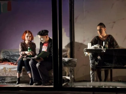 TREI INTALNIRI SPECIALE, INTR-O SINGURA SAPTAMANA, LA TEATRU
