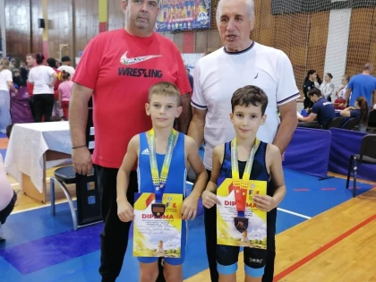 Trei medalii pentru luptătorii de la CSS „Gloria” Arad la Campionatul Național. Kristof Kasa, campion național