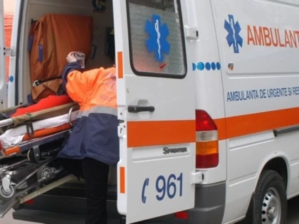 TREI PERSOANE RANITE DUPA CE UN MICROBUZ CU CETATENI UCRAINENI S-A RASTURNAT PE DN17