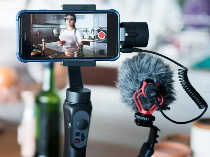 Trei sferturi dintre români nu au încredere în recomandările făcute de influenceri