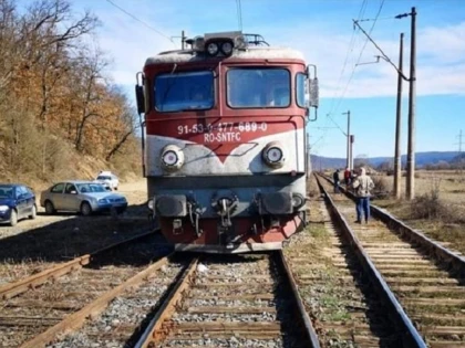 Tren deraiat în zona Săvârșin! Traficul feroviar este blocat