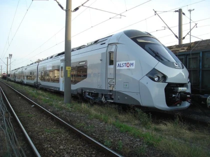 TREN SF ÎN GARA CURTICI. ALSTOM ÎL VA TESTA PE UN TRONSON DE MARE VITEZĂ