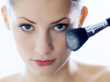 TRUCURI DE MAKE-UP PE CARE FIECARE FEMEIE AR TREBUI SA LE STIE