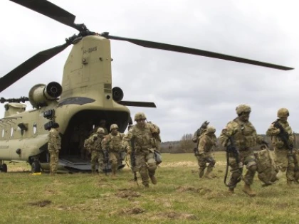 Trump anunță trimiterea a 5.000 de militari americani în Polonia