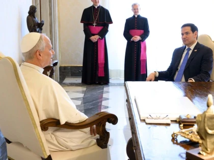 Trump l-a trimis pe Rubio la Vatican pentru a calma tensiunile cu Papa Leon al XIV-lea