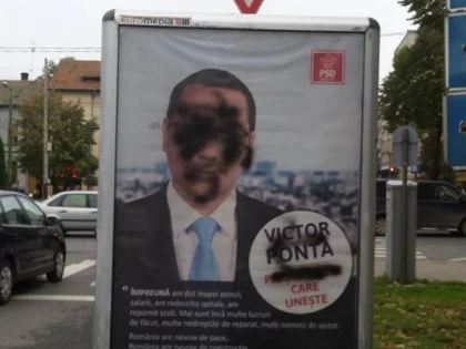 TRUPELE LUI FALCA AU VOPSIT PANOURILE ELECTORALE DIN CENTRUL ARADULUI