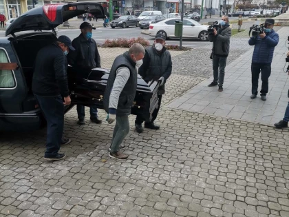 Trupul marelui artist Benone Sinulescu a ajuns la Teatru