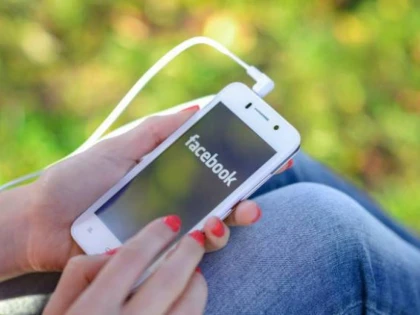 Tu cât stai pe Facebook? Studiu îngrijorător legat de bunăstarea generală și sănătatea mintală