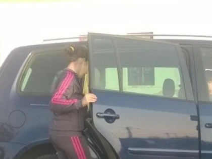 TURISM ELECTORAL LA INEU: SEFUL SALUBRITATII TRANSPORTA OAMENII LA VOT 