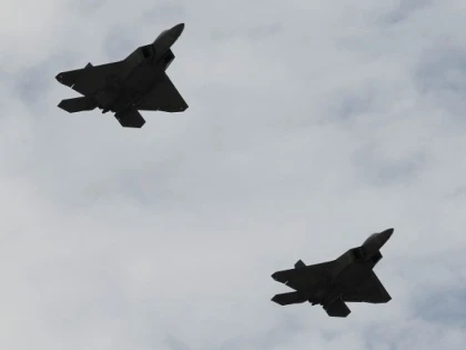 Ucraina anunţă că a lovit încă un aerodrom militar rus