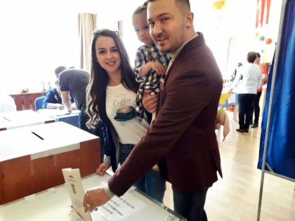 Ucu Dima a votat: „Îmi doresc ca românii să fie respectați și România să fie tratată corect”