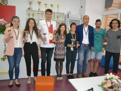 Ultramaratoniştii Aradului au “înghiţit” sute de kilometri!