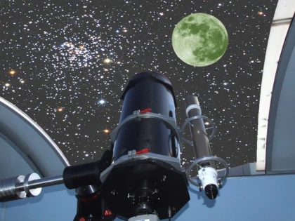 Un adolescent român pasionat de astronomie a descoperit o stea variabilă