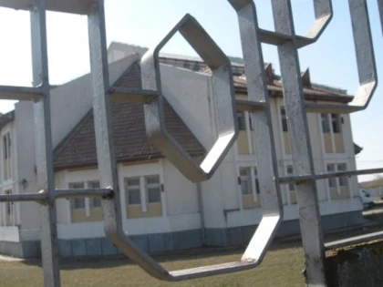 Un afgan, posibil terorist, este de negăsit după ce fugit din centrul de la Horia