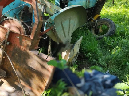 Un agricultor de 77 de ani a murit strivit de un utilaj agricol, la Pleșcuța
