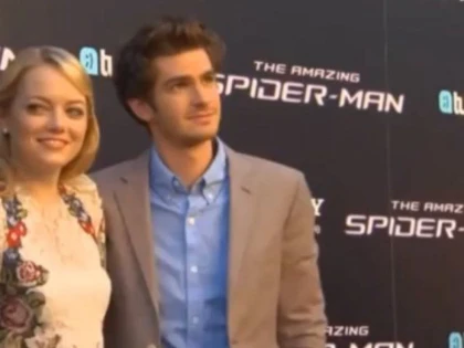 UN ALT CUPLU E PE CALE SA SE DEZBINE! EMMA STONE ESTE DIN NOU SINGURA?