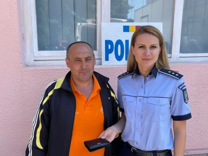 Un arădean a găsit un portmoneu cu bani, pe care l-a predat proprietarului