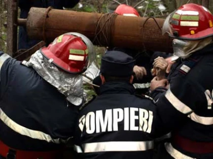 Un arădean a vrut să scoată berea din fântână, însă a murit la scurt timp