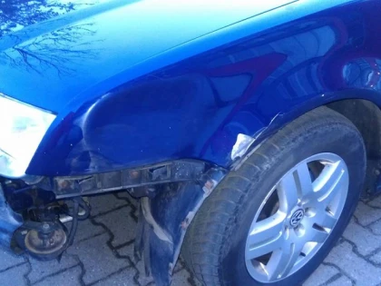 Un arădean cere ajutor pe Facebook. Maşina i-a fost avariată