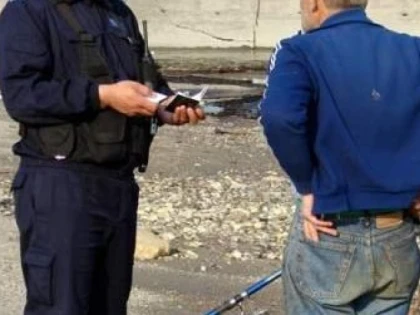 Un arădean de 36 de ani, prins la pescuit cu unelte interzise