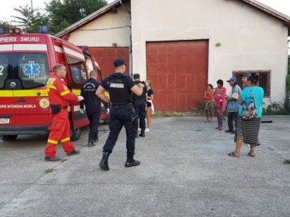 UN ARĂDEAN S-A AUTOMUTILAT PENTRU A SCĂPA DE ANCHETA POLIȚIȘTILOR
