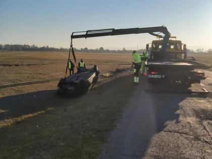 Un băiat de 15 ani a murit în urma unui accident în care au mai fost implicați trei minori. Se pare că șoferul a fugit