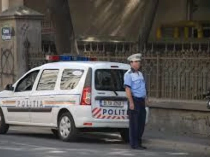 UN BARBAT A FOST DEPISTAT DE POLITISTI DUPA CE CONDUCEA UN AUTOTURISM NEINMATRICULAT