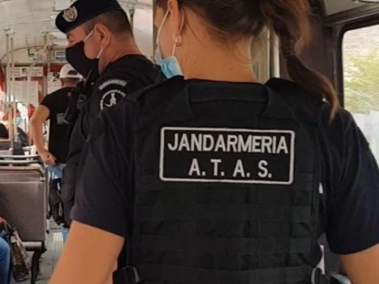 Un bărbat care a furat 21 rude de salam a fost prins în scurt timp de către jandarmi   