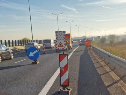 Un bărbat care a ieşit din maşină a fost lovit mortal de un camion, pe autostrada Arad-Timișoara