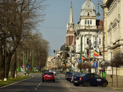 Un bărbat de 39 de ani îşi efectua „izolarea la domiciliu“, plimbându-se prin oraş