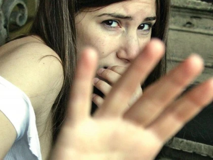 Un bărbat de 54 de ani și-a pălmuit soția