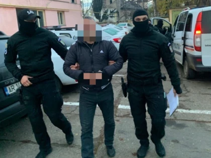 Un bărbat din Dezna a fost prins după ce și-a împușcat iubita în 2008, i-a ars cadavrul, l-a ascuns într-o mașină și a aruncat-o în râu