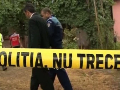 Un bărbat din Ineu a murit strivit de câteva panouri din lemn