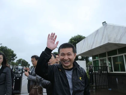 UN CHINEZ CARE A FACUT 23 DE ANI DE INCHISOARE CERE DESPAGUBIRI DE 1,48 MILIOANE DE DOLARI