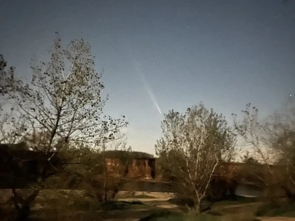 Un club de astronomie din Arad organizează observaţii gratuite pentru cei care vor să vadă cometa Tsuchinshan-ATLAS