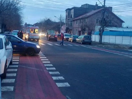 Un elev arădean a fost lovit de un Ford, pe strada Mărăşeşti